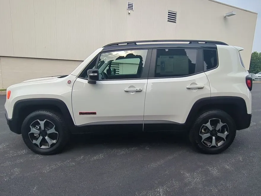 2022 Jeep Renegade Trailhawk photo 1