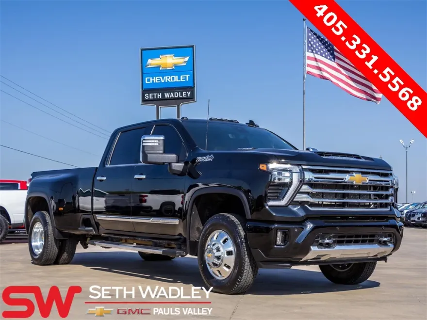 2025 Chevrolet Silverado 3500HD High Country photo 1