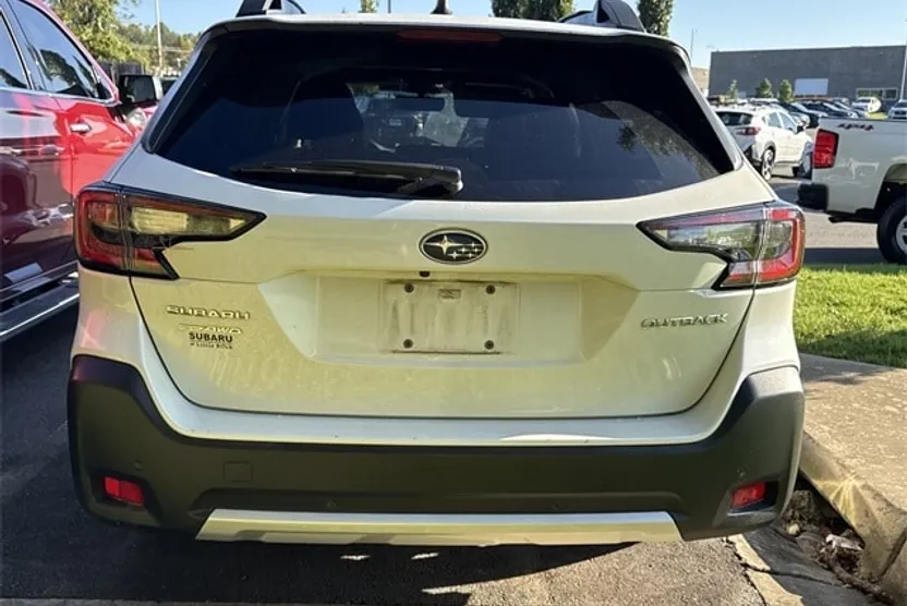 2023 Subaru Outback Limited photo 1