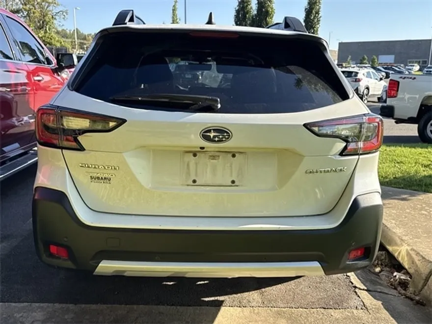 2023 Subaru Outback Limited photo 1