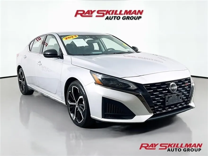 2023 Nissan Altima 2.5 SR photo 1