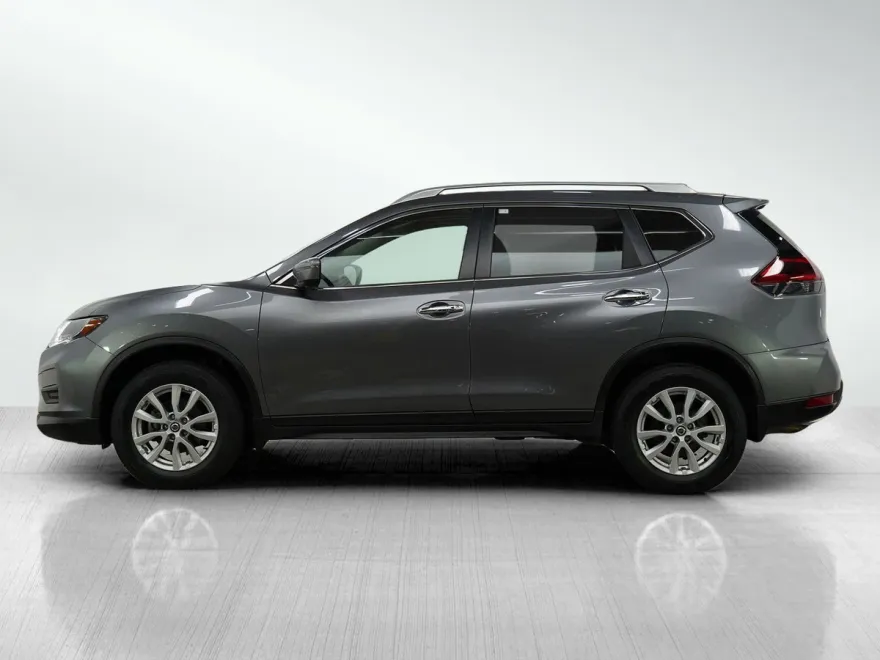 2018 Nissan Rogue SV photo 1