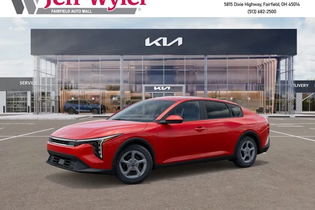2025 Kia K4 LXS photo 1