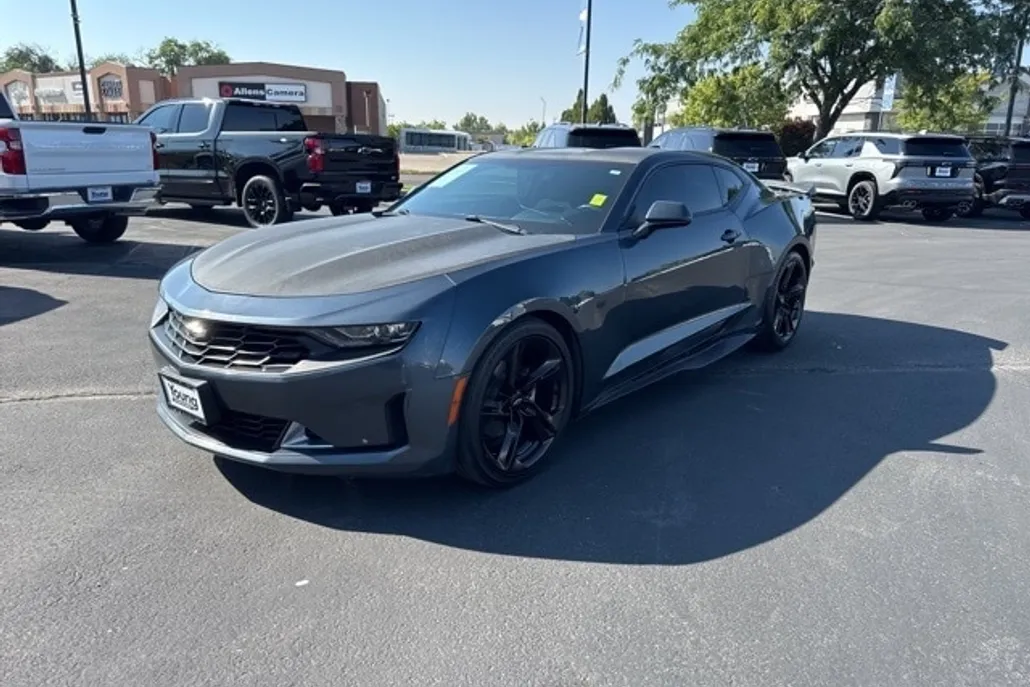 2021 Chevrolet Camaro 1LT photo 1