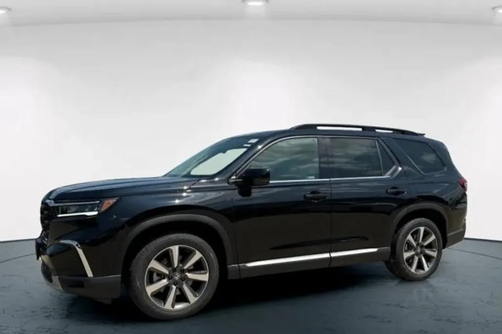 2025 Honda Pilot Elite photo 1