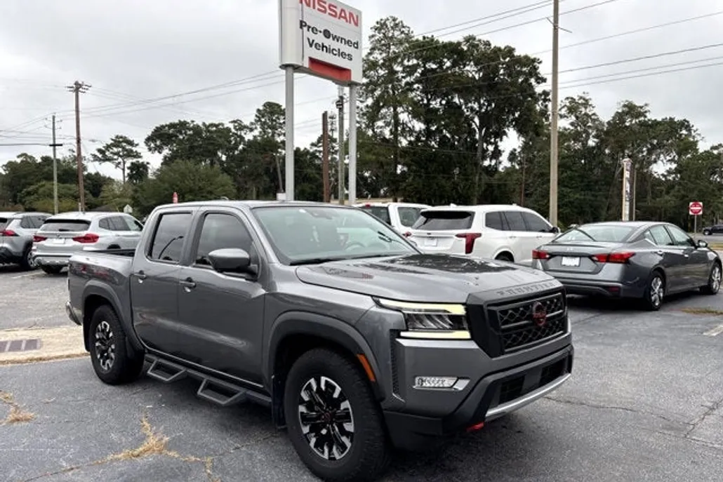 2023 Nissan Frontier Crew Cab PRO-X photo 1