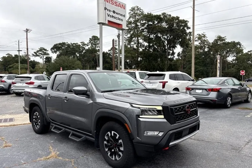 2023 Nissan Frontier Crew Cab PRO-X photo 1