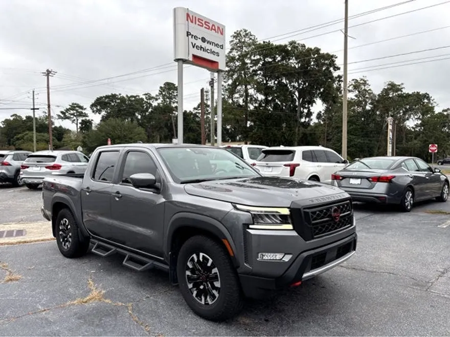 2023 Nissan Frontier Crew Cab PRO-X photo 1
