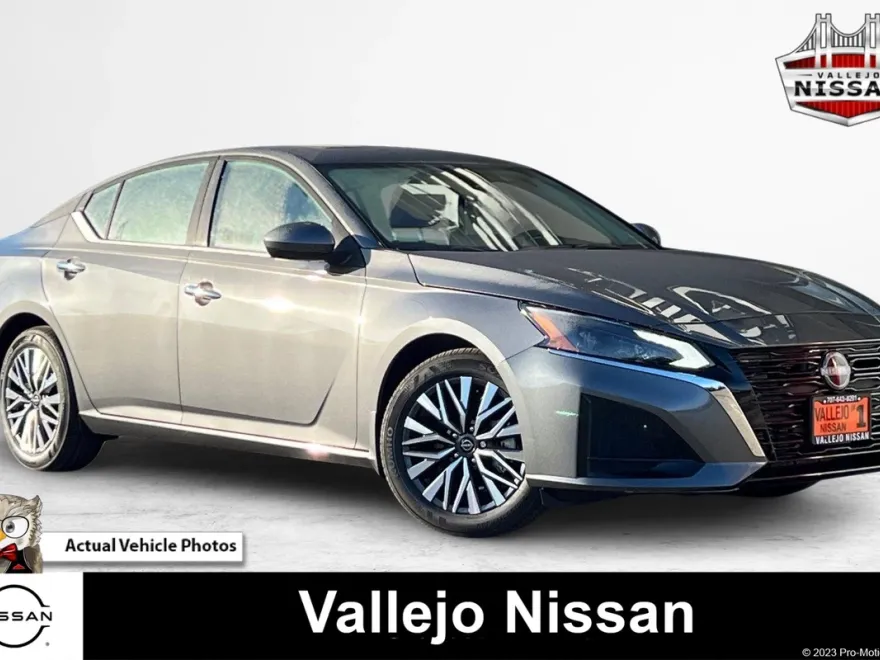 2025 Nissan Altima SV photo 1