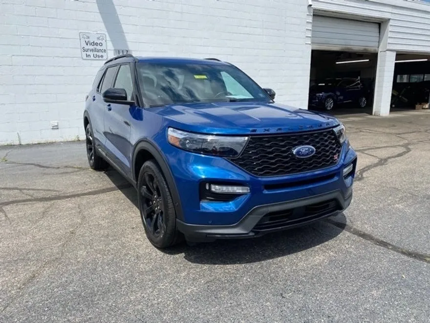 2022 Ford Explorer ST photo 1