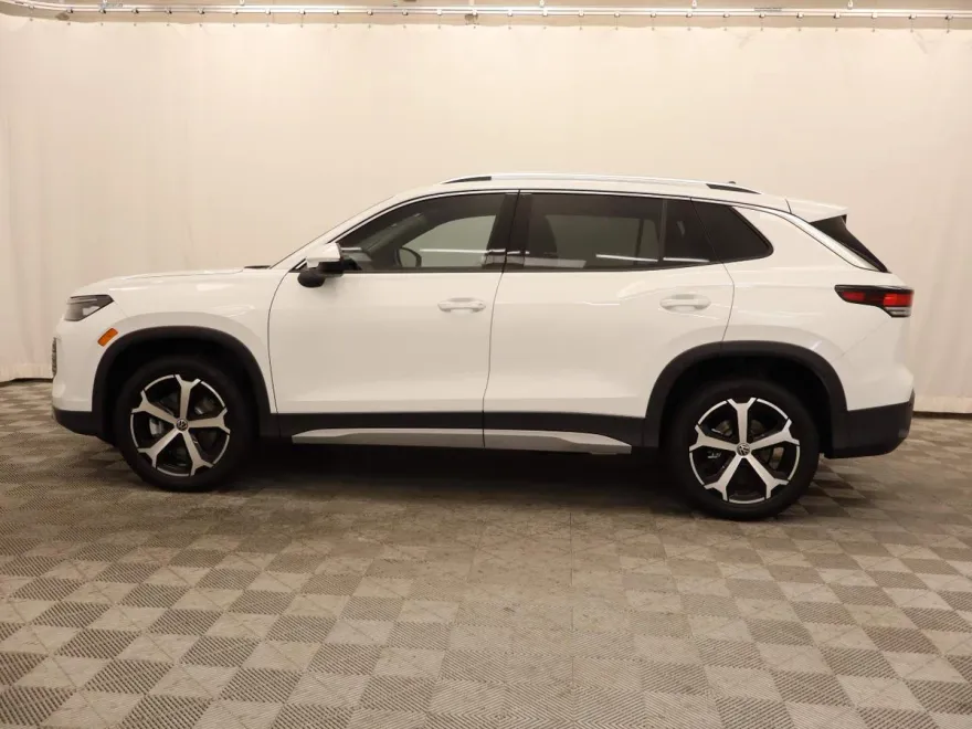 2025 Volkswagen Tiguan SE photo 1