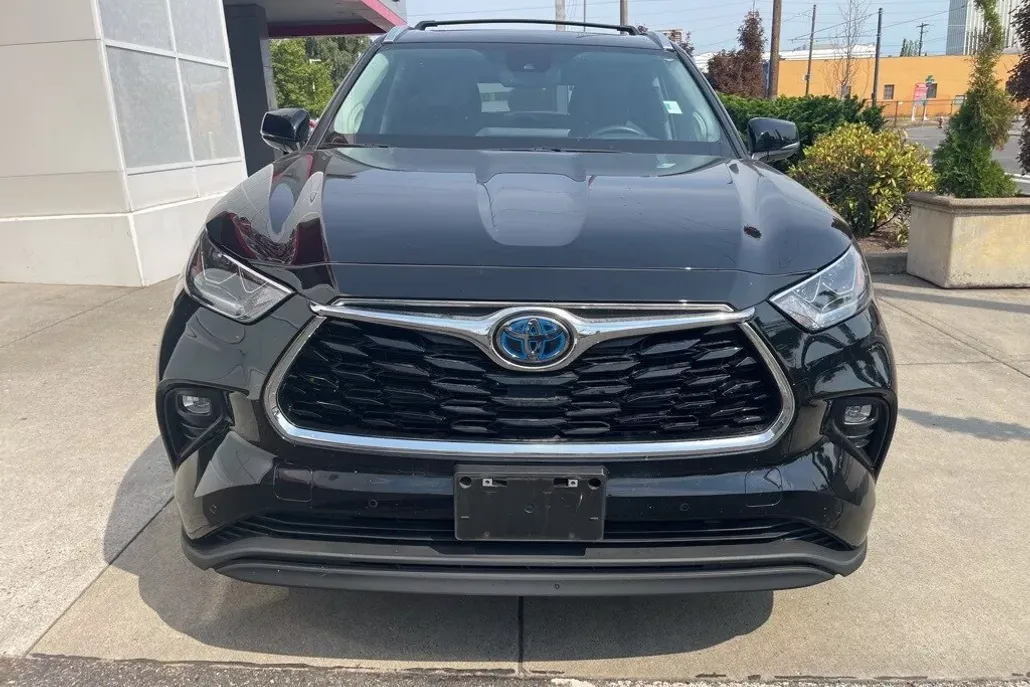 2023 Toyota Highlander Hybrid Limited photo 1