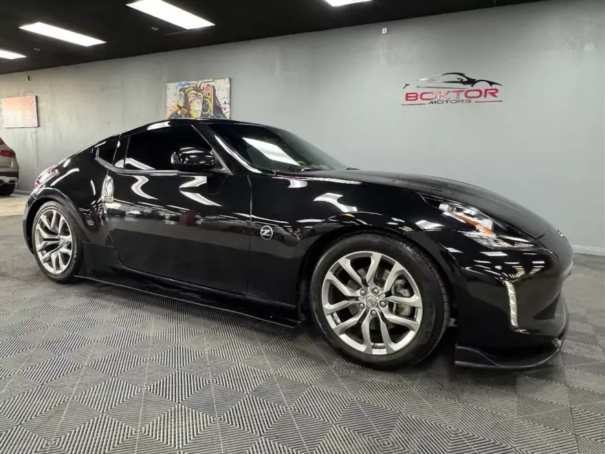 2019 Nissan 370Z Base photo 1