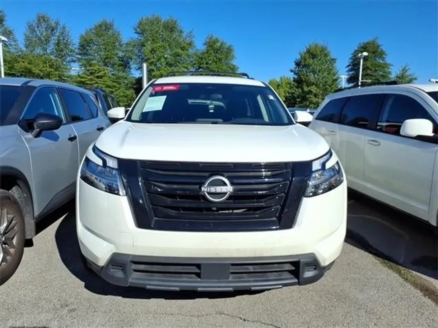2022 Nissan Pathfinder SV photo 1
