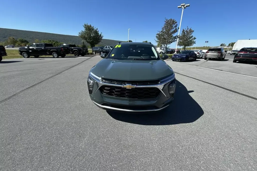 2026 Chevrolet Trax LT photo 1