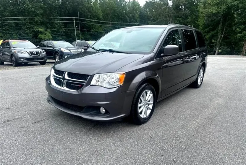 2019 Dodge Grand Caravan SXT photo 1