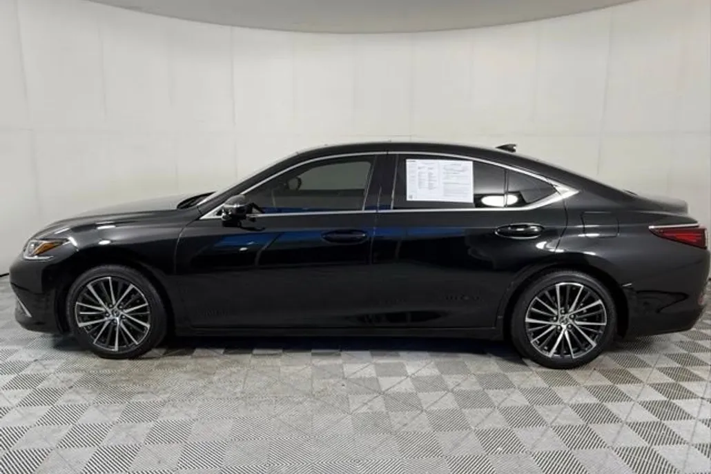 2022 Lexus ES 350 photo 1