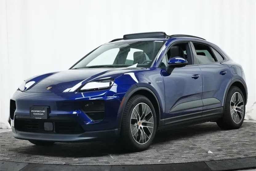 2025 Porsche Macan Electric 4 photo 1