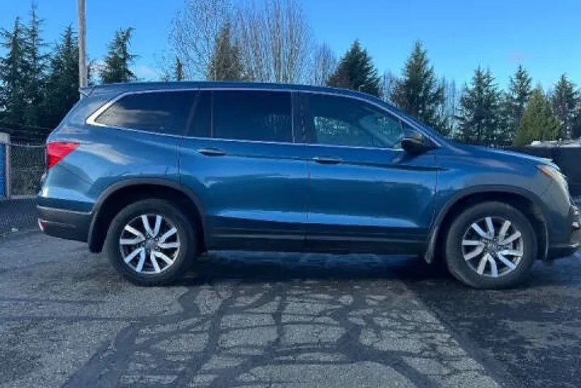 2020 Honda Pilot EX photo 1