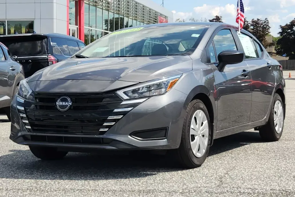 2025 Nissan Versa S photo 1