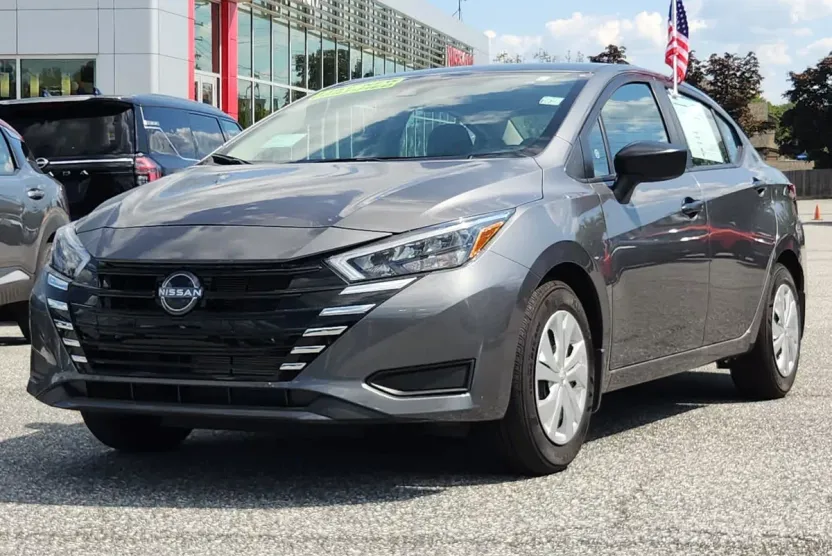 2025 Nissan Versa S photo 1