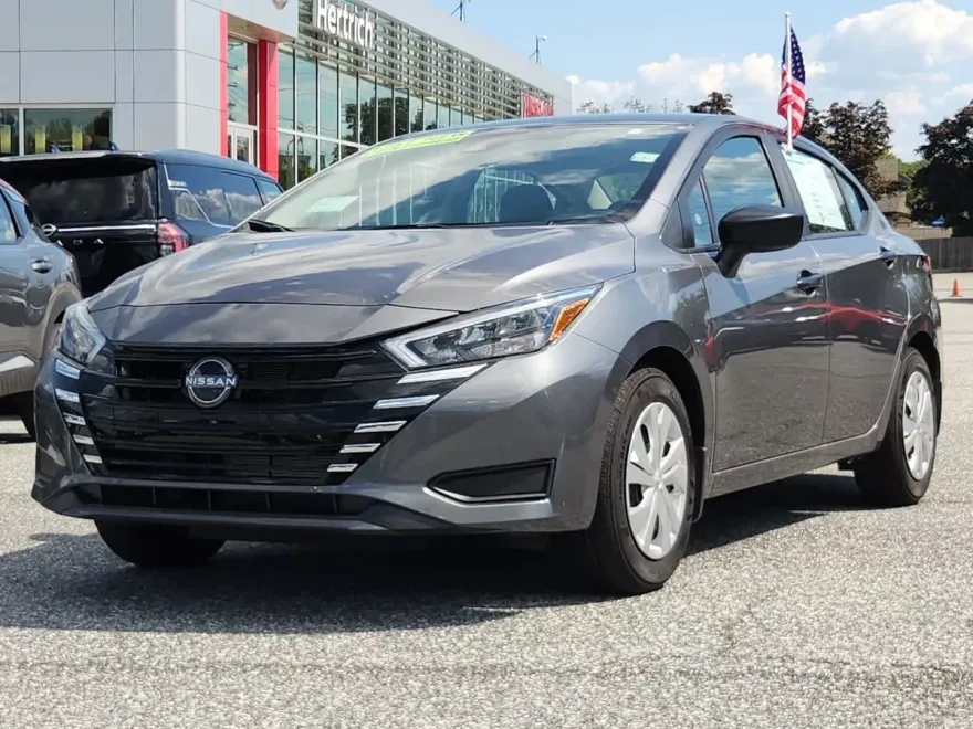 2025 Nissan Versa S photo 1