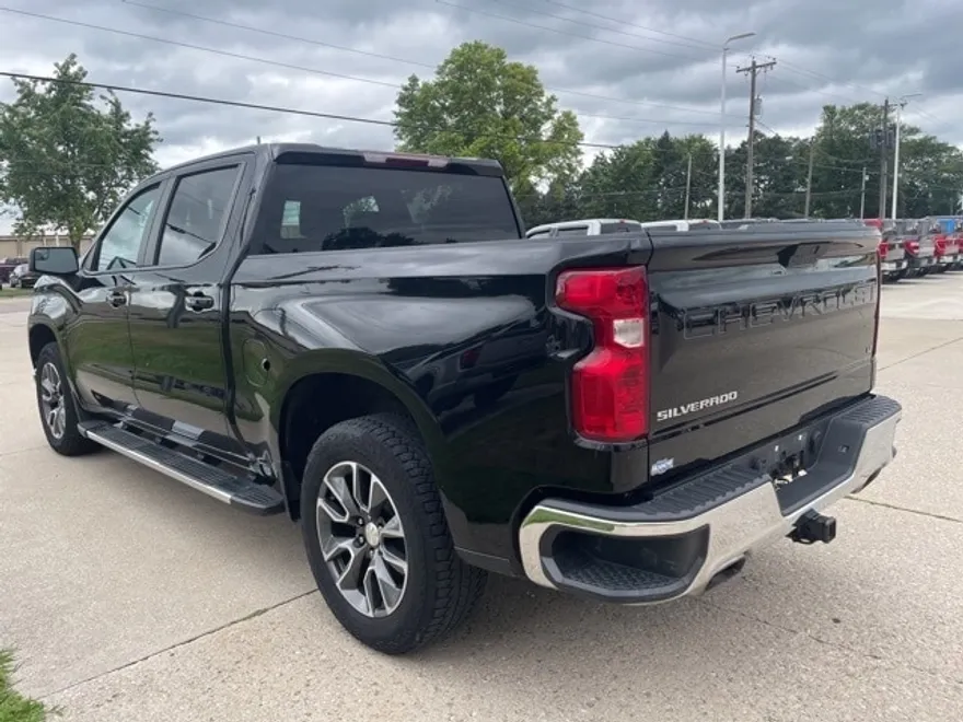 2021 Chevrolet Silverado 1500 LT photo 1