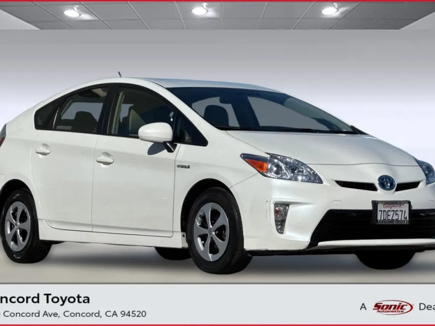 2014 Toyota Prius Two photo 1