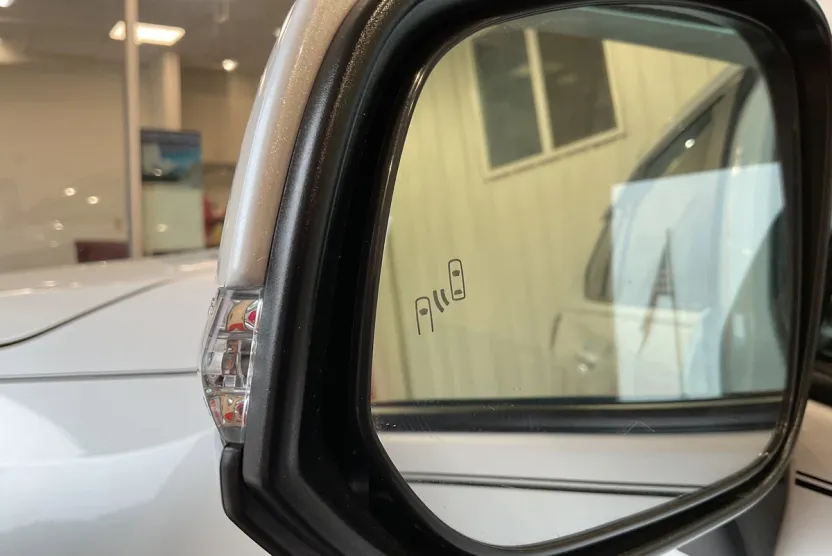 2023 Toyota RAV4 Hybrid SE photo 1