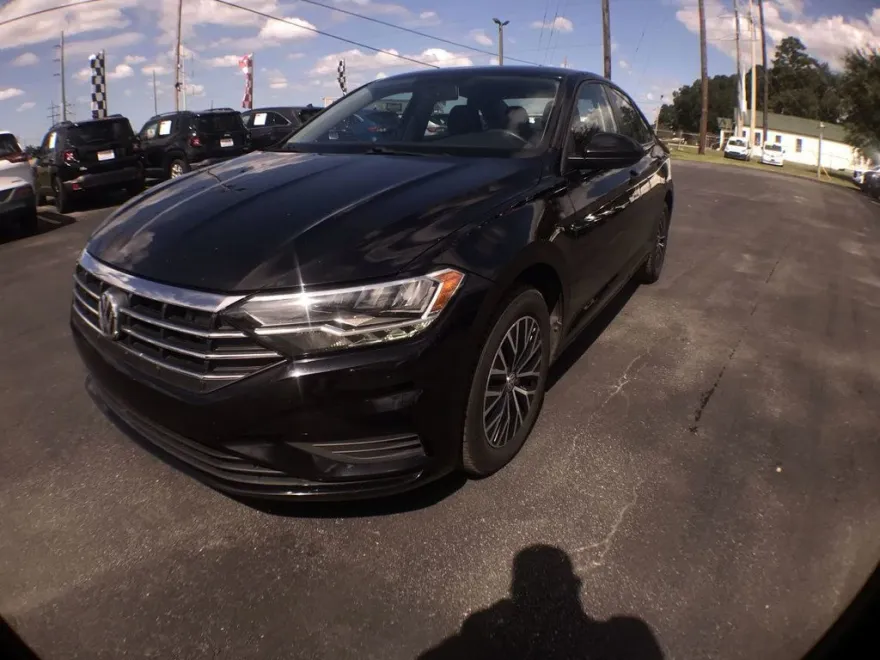 2021 Volkswagen Jetta SE R-Line photo 1