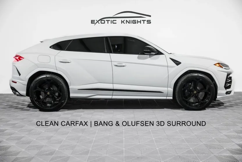 2020 Lamborghini Urus Base photo 1
