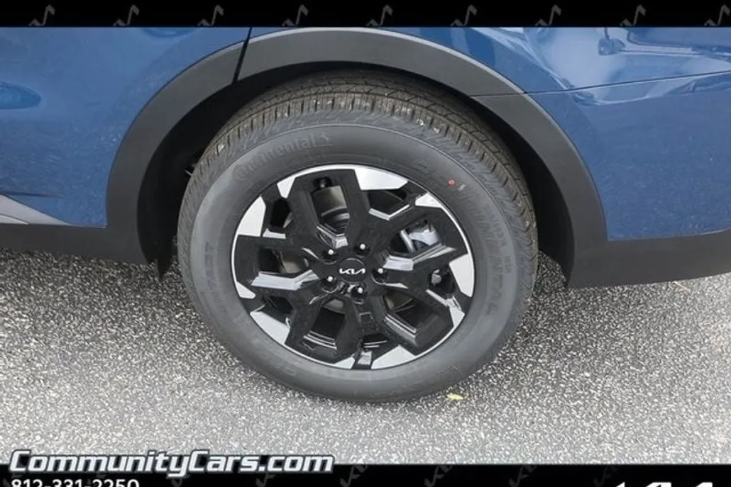 2025 Kia Sorento S photo 1