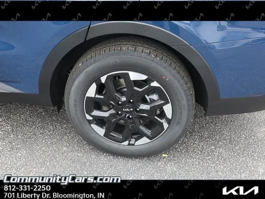 2025 Kia Sorento S photo 1