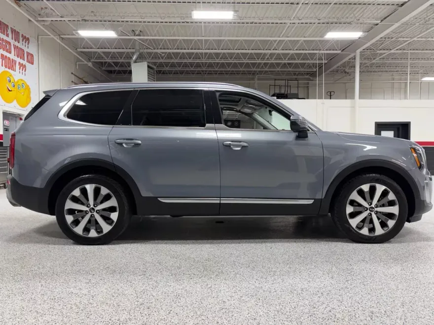 2020 Kia Telluride S photo 1