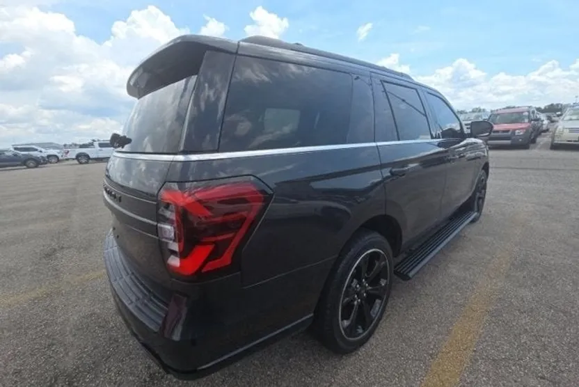 2022 Ford Expedition Limited photo 1