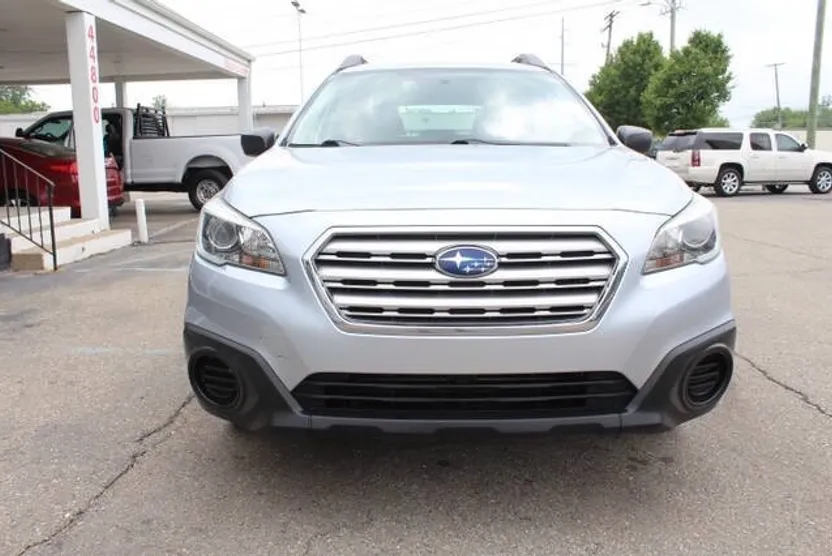 2016 Subaru Outback 2.5i photo 1