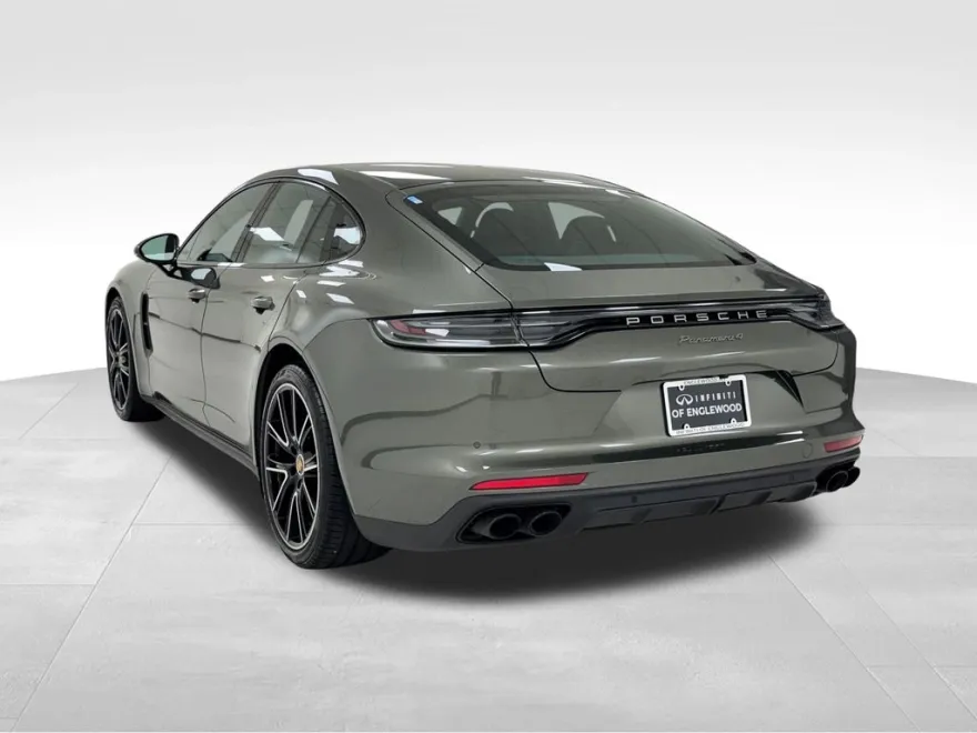 2023 Porsche Panamera 4 Platinum photo 5