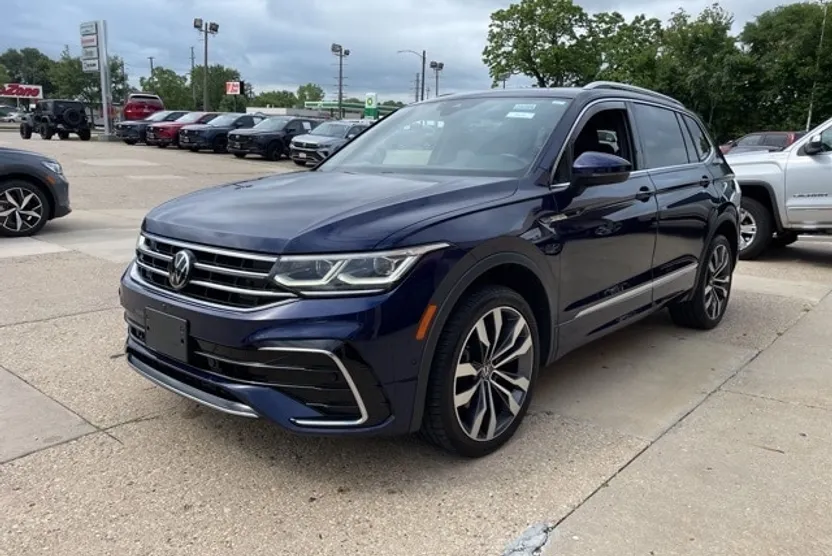 2022 Volkswagen Tiguan SEL Premium R-Line photo 1
