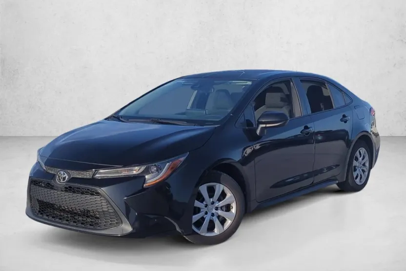 2021 Toyota Corolla LE photo 1