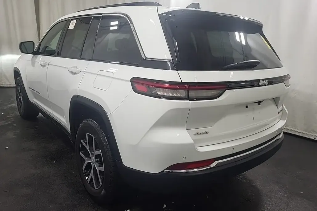 2024 Jeep Grand Cherokee Limited photo 1