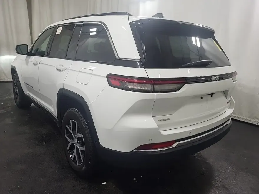 2024 Jeep Grand Cherokee Limited photo 1