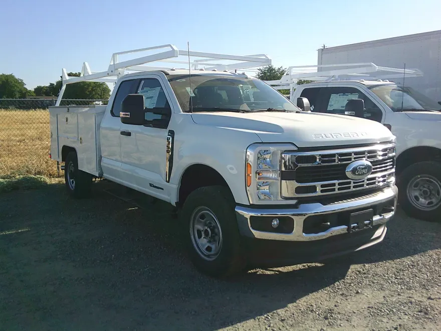2025 Ford F-350 photo 1