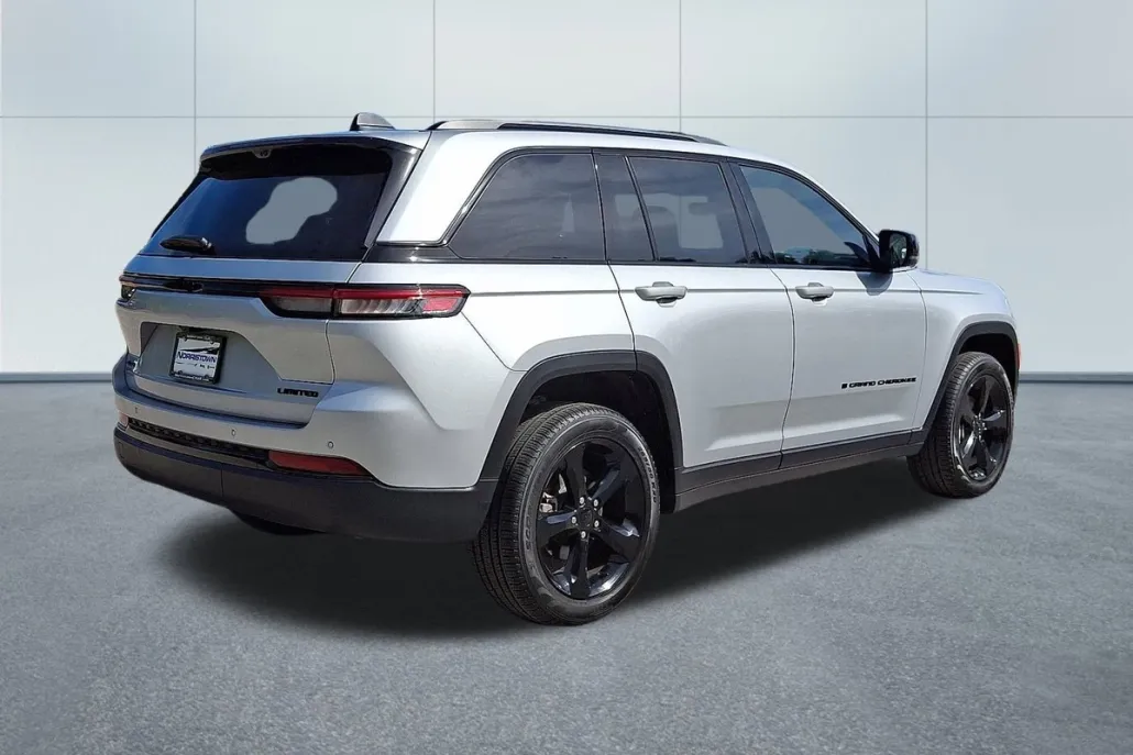 2025 Jeep Grand Cherokee Limited photo 1