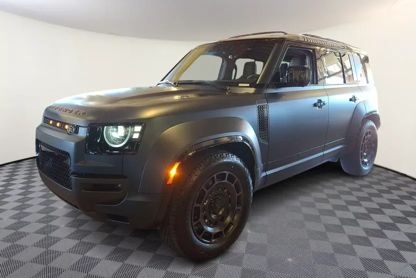 2026 Land Rover Defender 110 photo 1