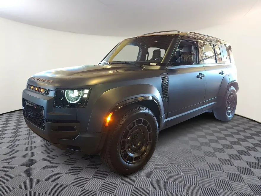 2026 Land Rover Defender 110 photo 1
