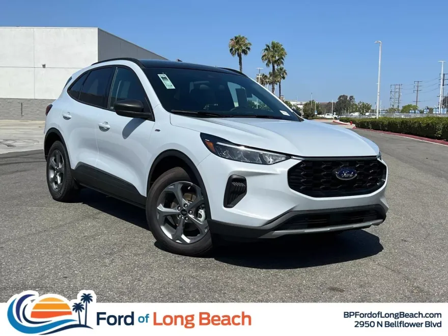 2025 Ford Escape ST-Line photo 1