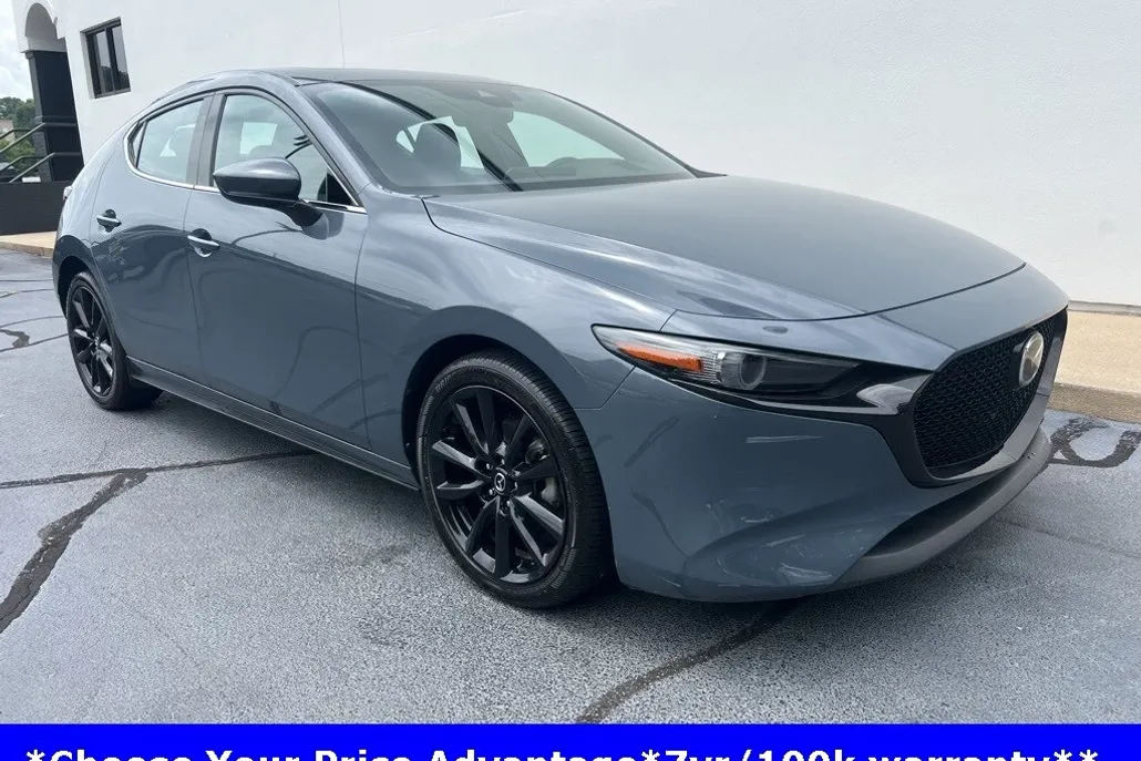 2021 Mazda Mazda3 Premium Hatchback photo 1