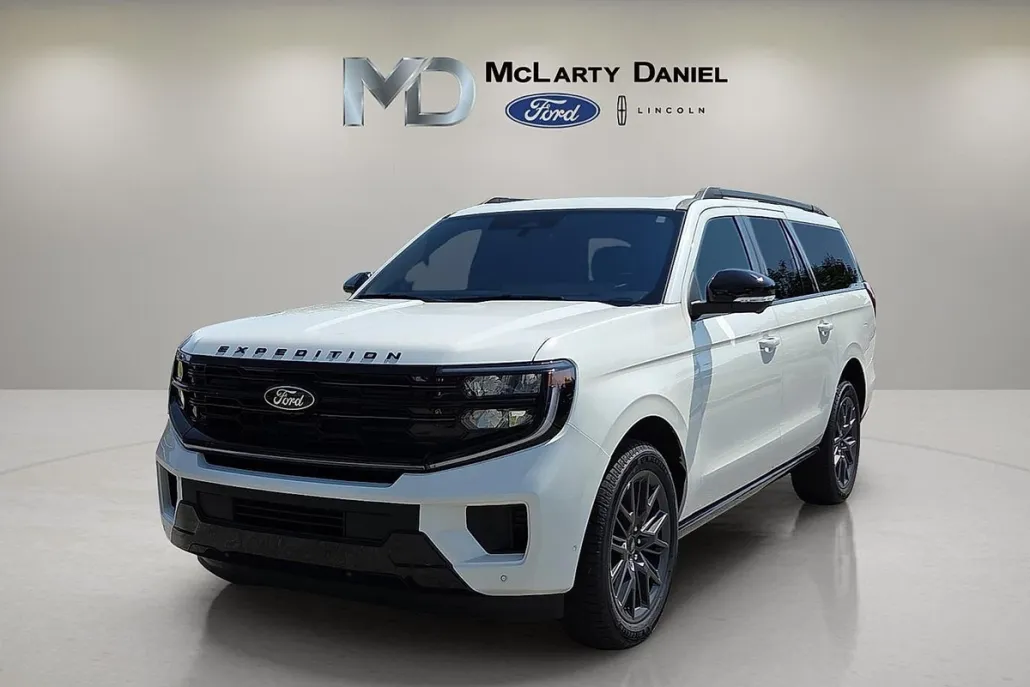 2025 Ford Expedition MAX Platinum photo 1