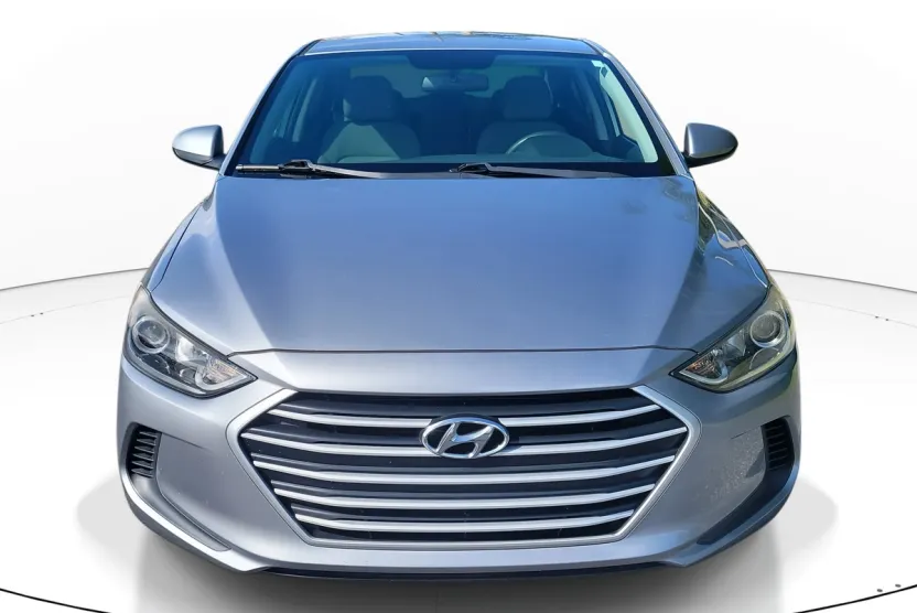 2017 Hyundai Elantra SE photo 1