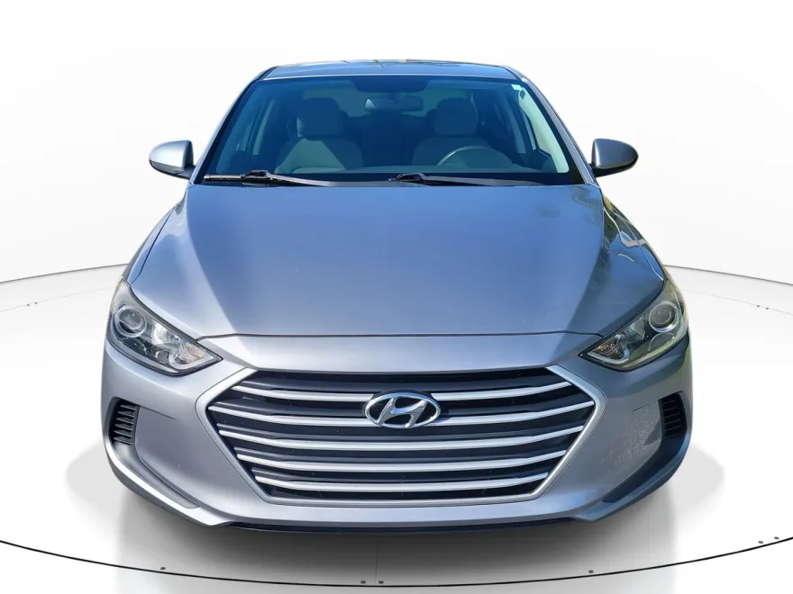 2017 Hyundai Elantra SE photo 1